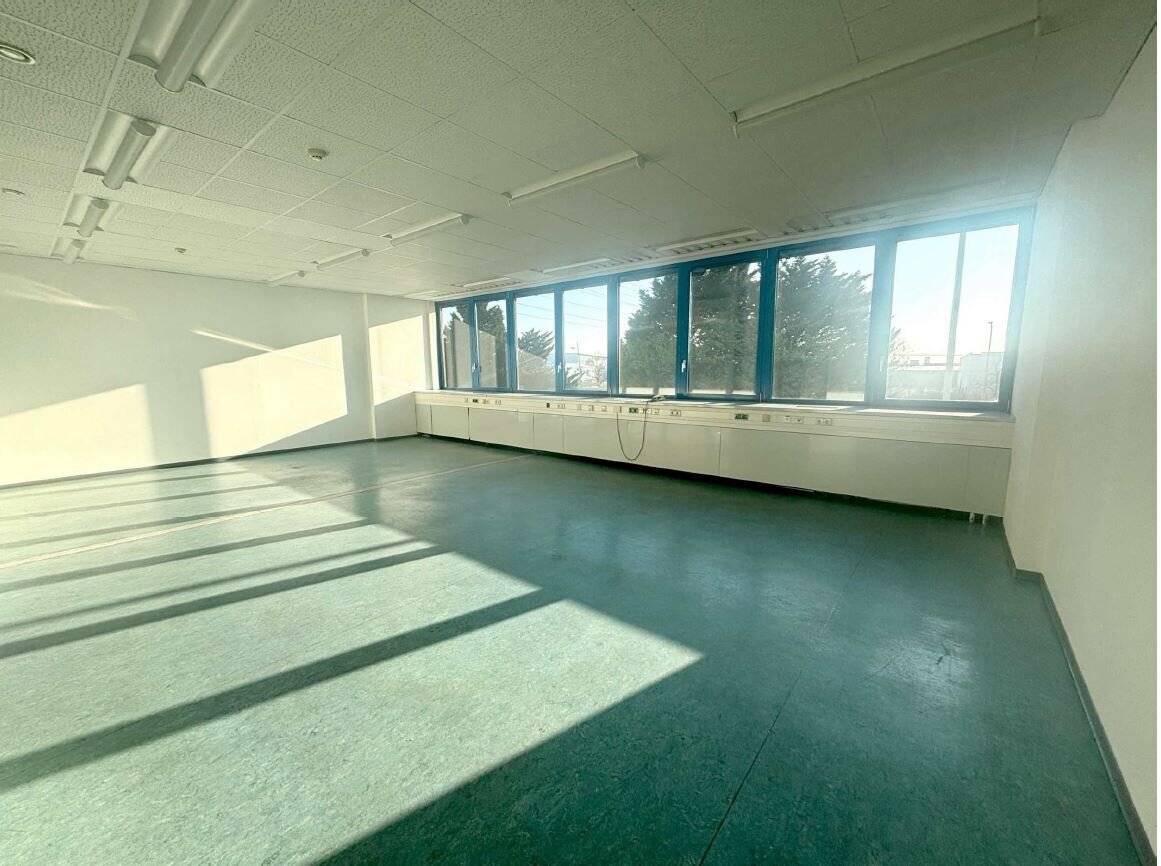 Triester Straße IKANO 75 m² office space commission free, detrailed? no, but it's correct translation? wait I must give final