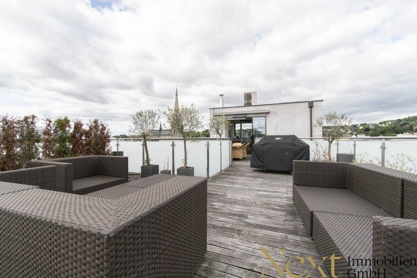 Penthouse uneinsehbare Dachterrasse und Lift