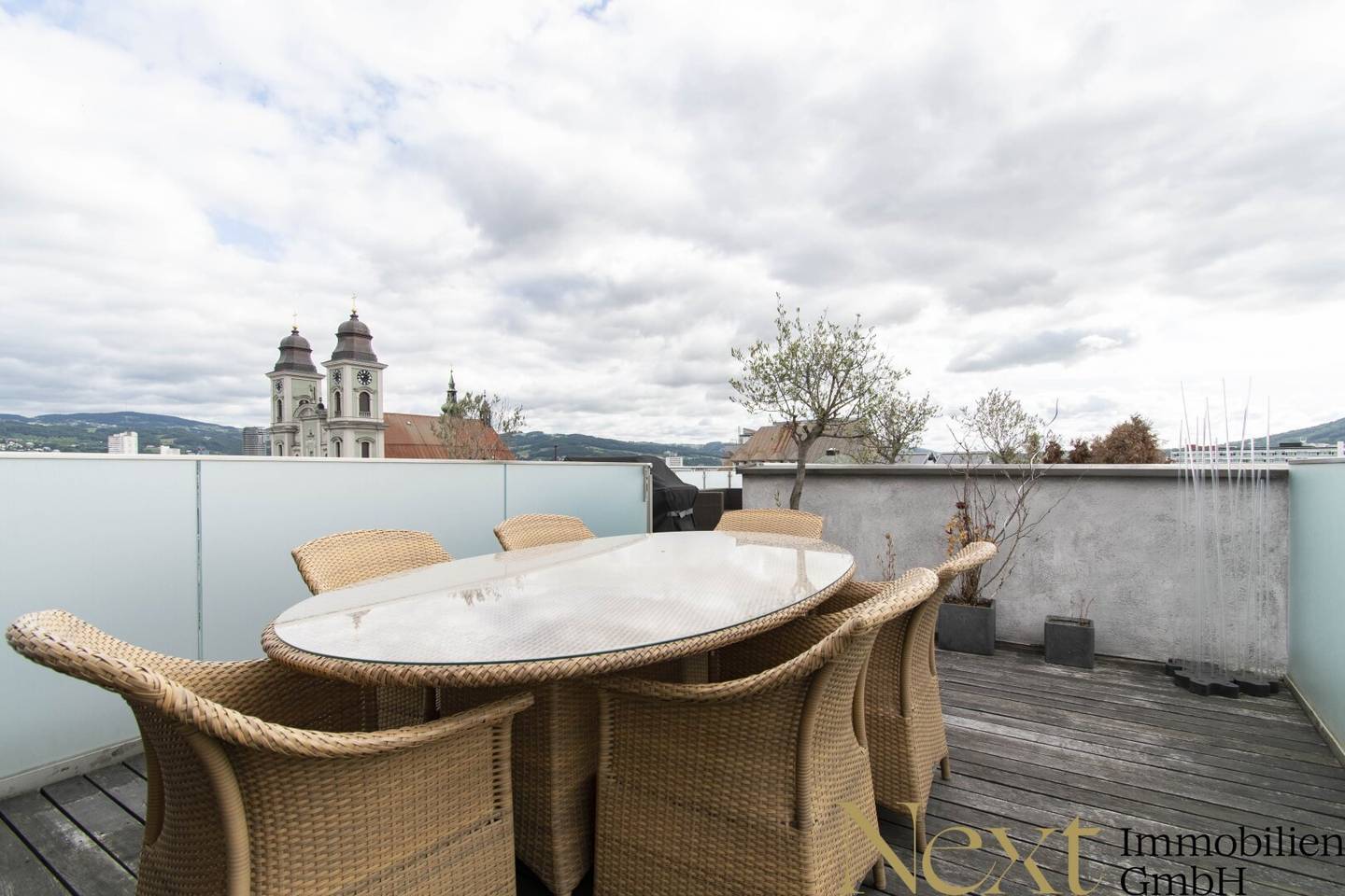 Penthouse uneinsehbare Dachterrasse und Lift