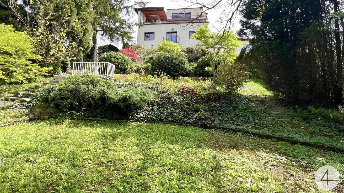 Klimatisierte Villa mit Weitblick in Gablitz – Terrasse und Garten