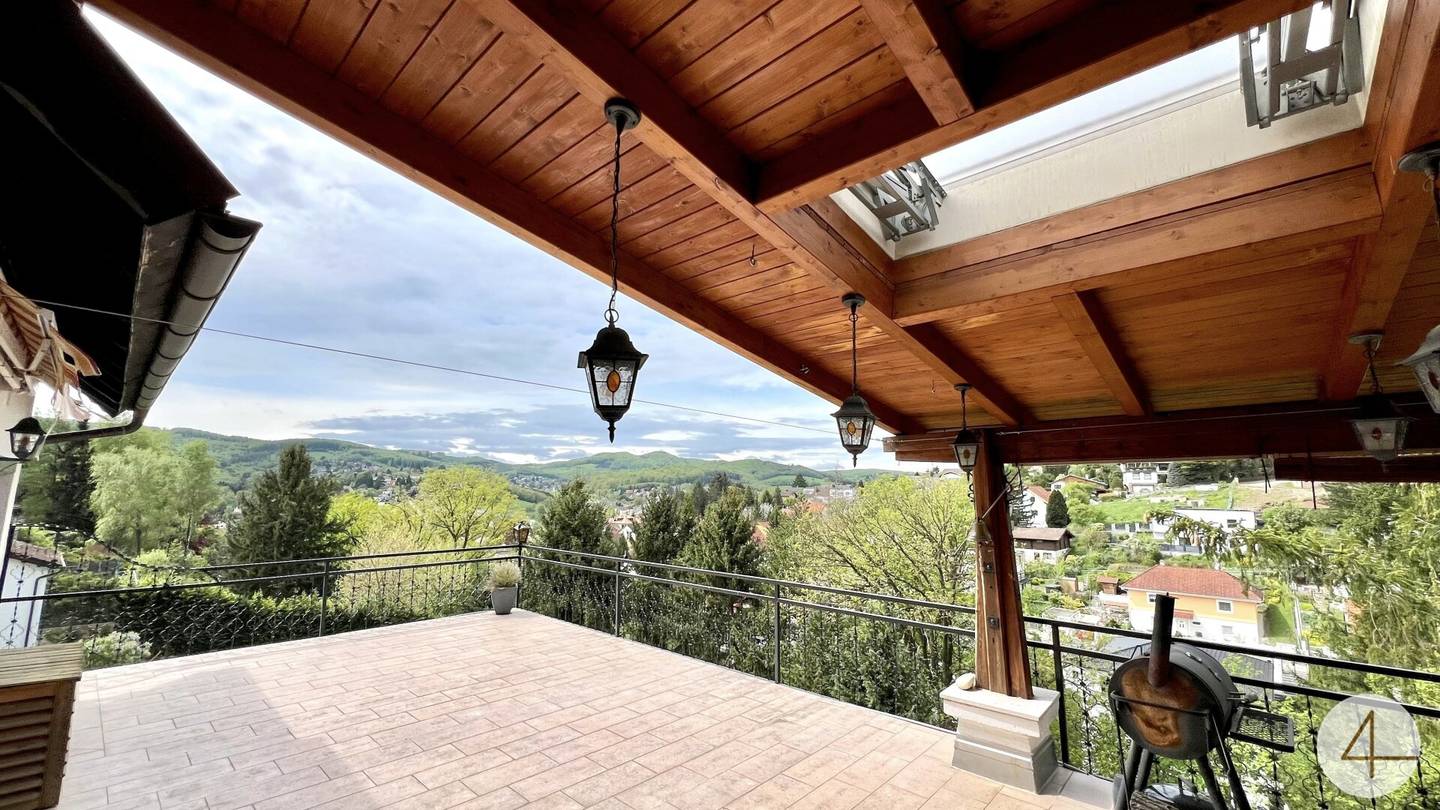 Klimatisierte Villa mit Weitblick in Gablitz – Terrasse und Garten