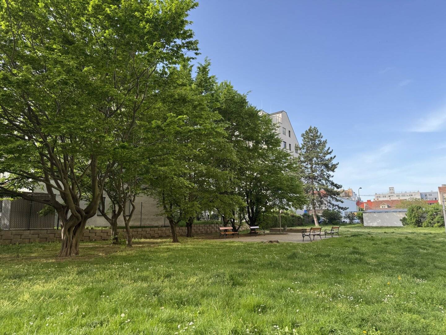 Maisonette apartment investment property near U1