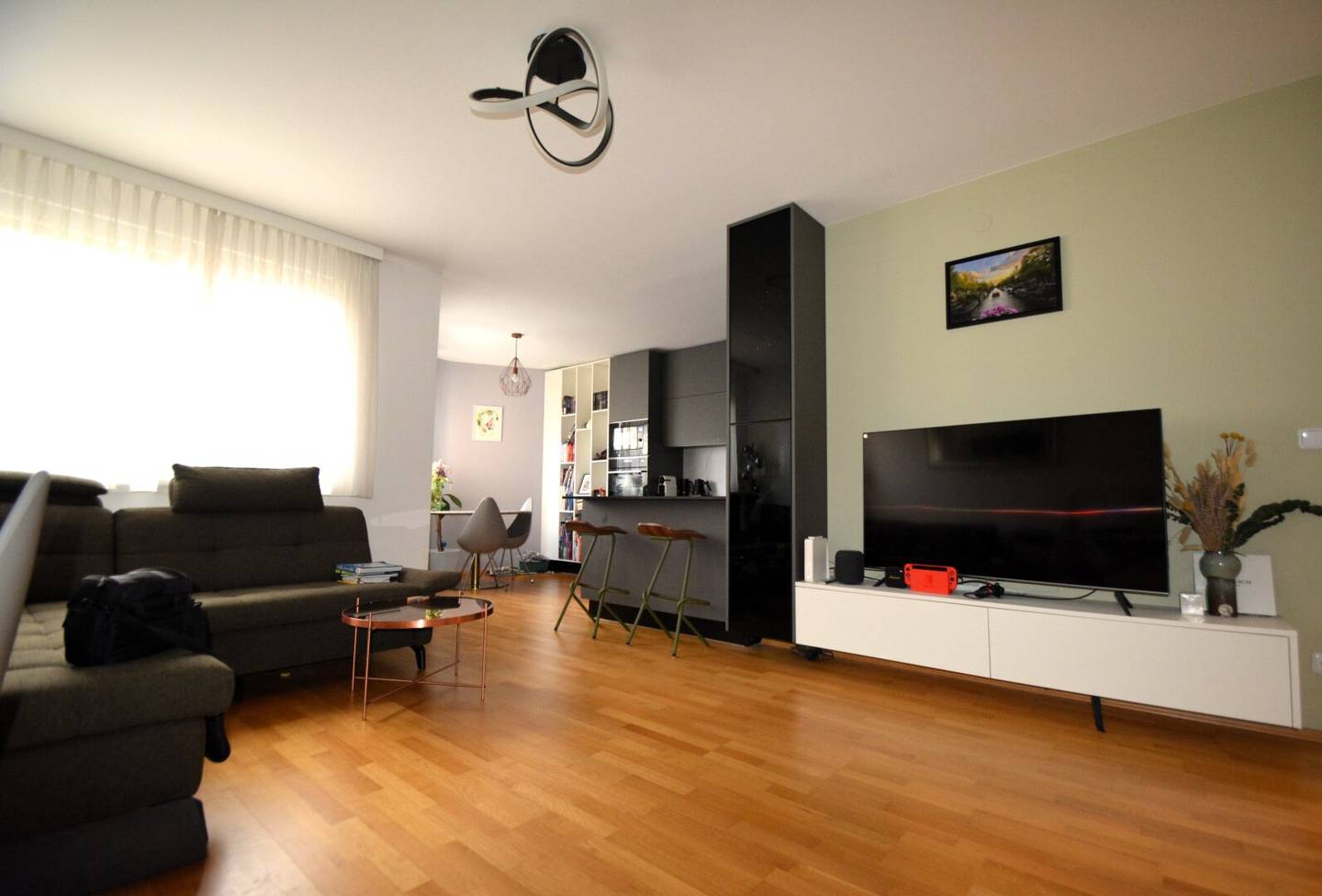 Maisonette apartment investment property near U1