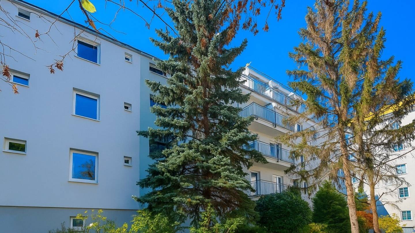 Apartment in a quiet location energy efficient partly furnished
