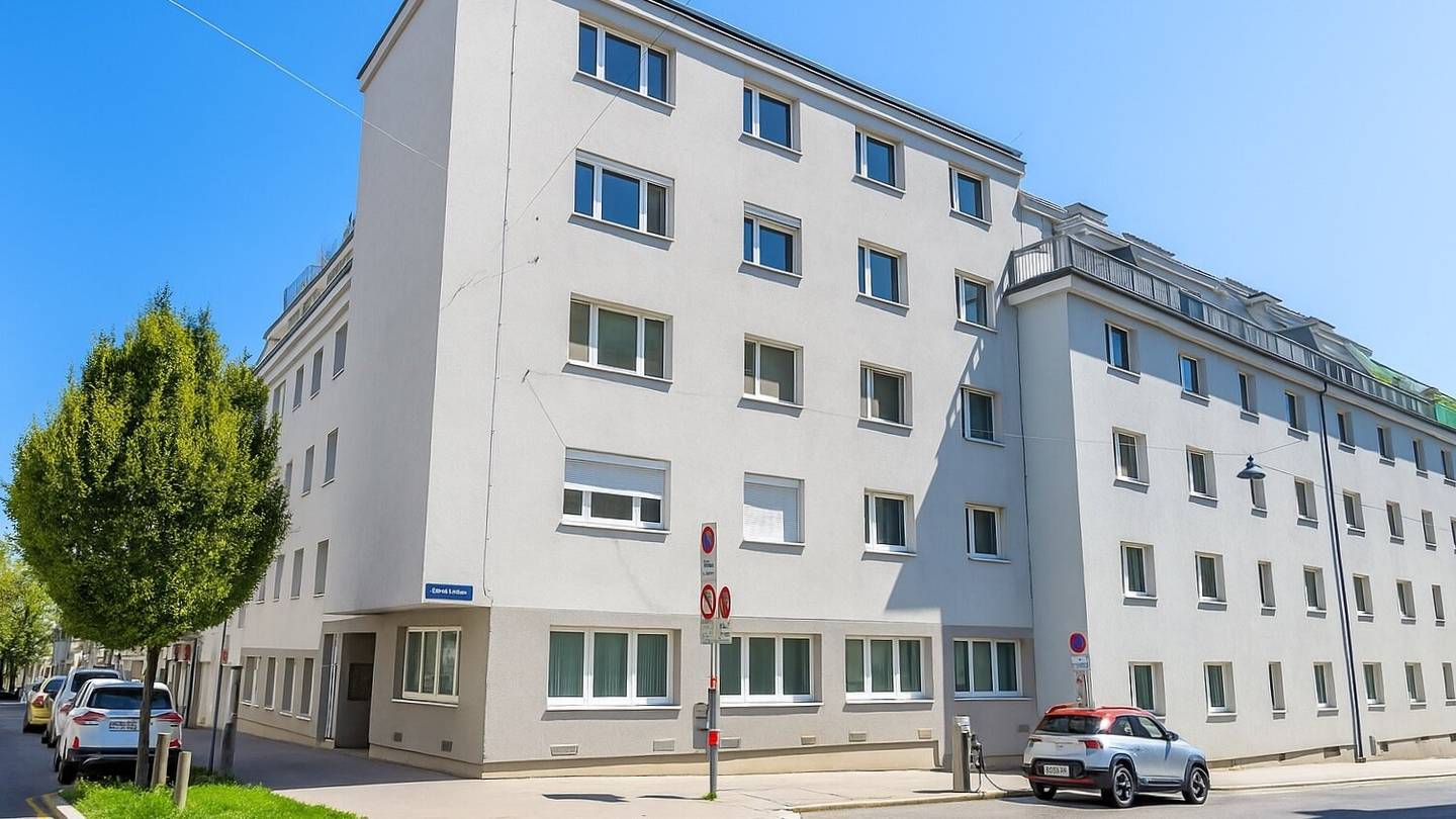 Apartment in a quiet location energy efficient partly furnished
