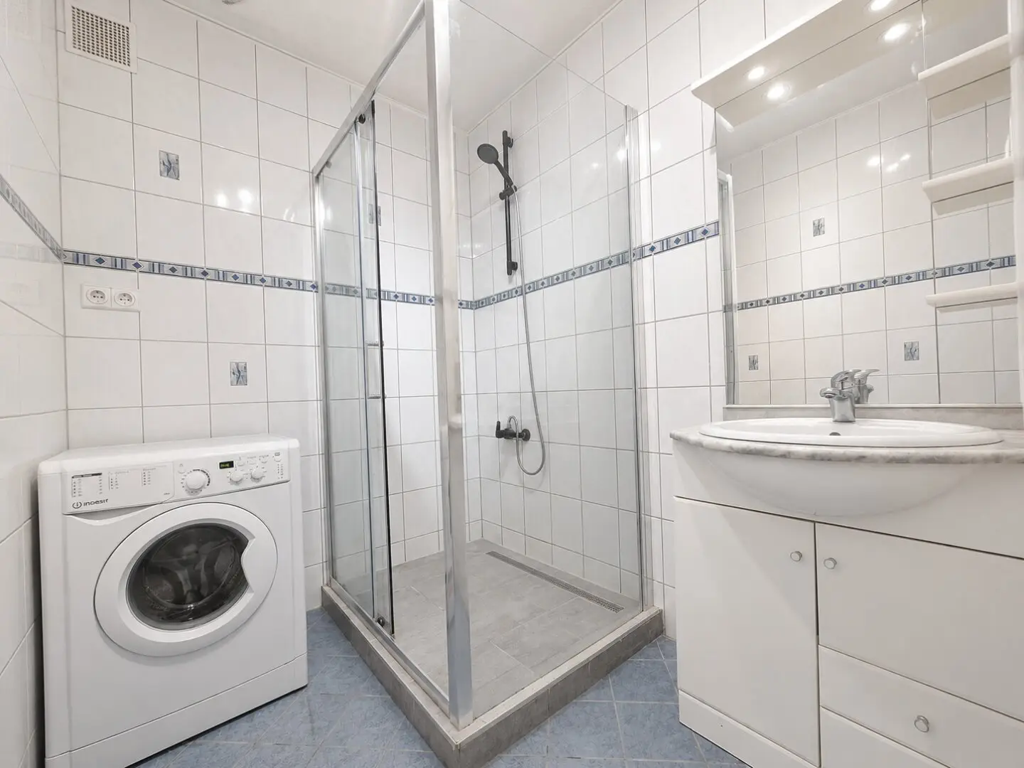 Apartment bright with fitted kitchen and elevator