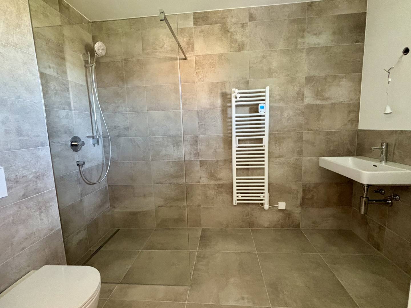 Commission free apartment with spacious balcony