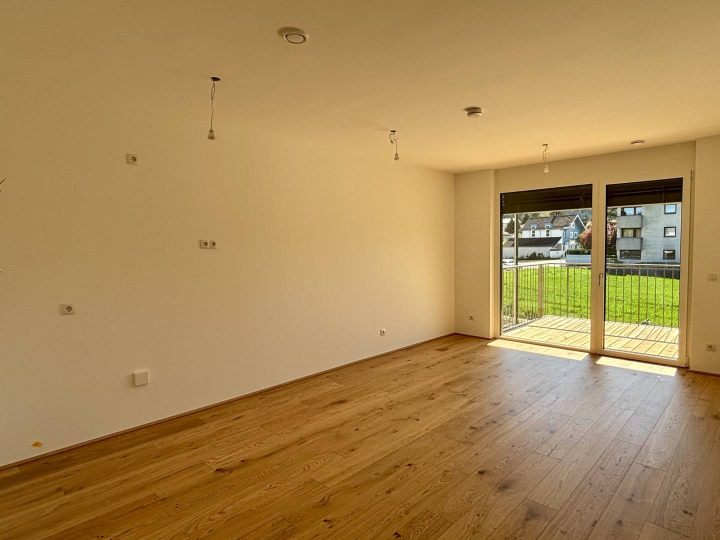Newly built apartment with sunny balcony in a quiet location