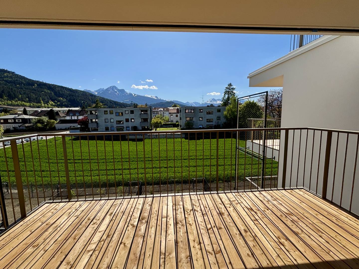 Provision free apartment with sunny balcony