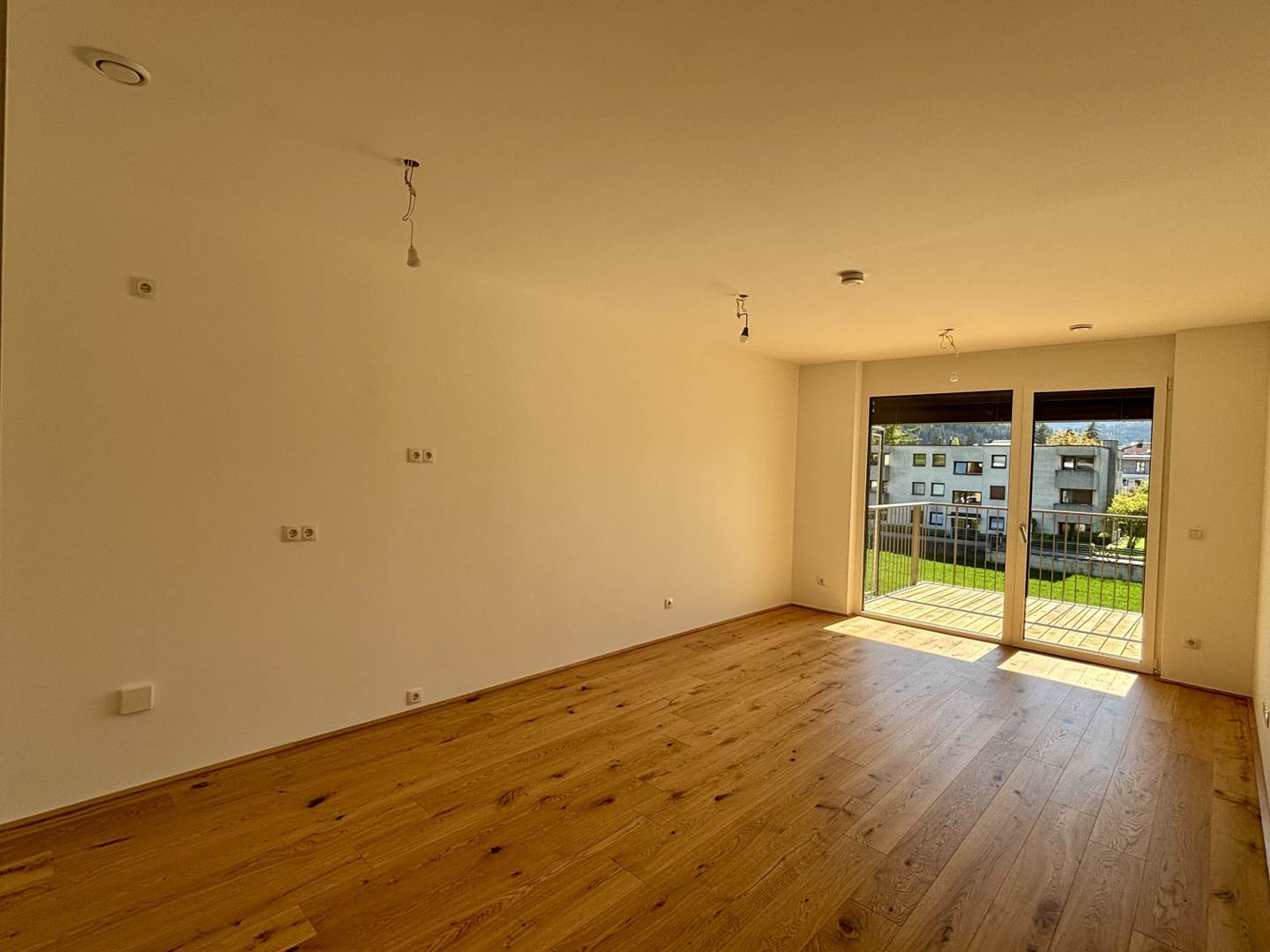 Provision free apartment with sunny balcony