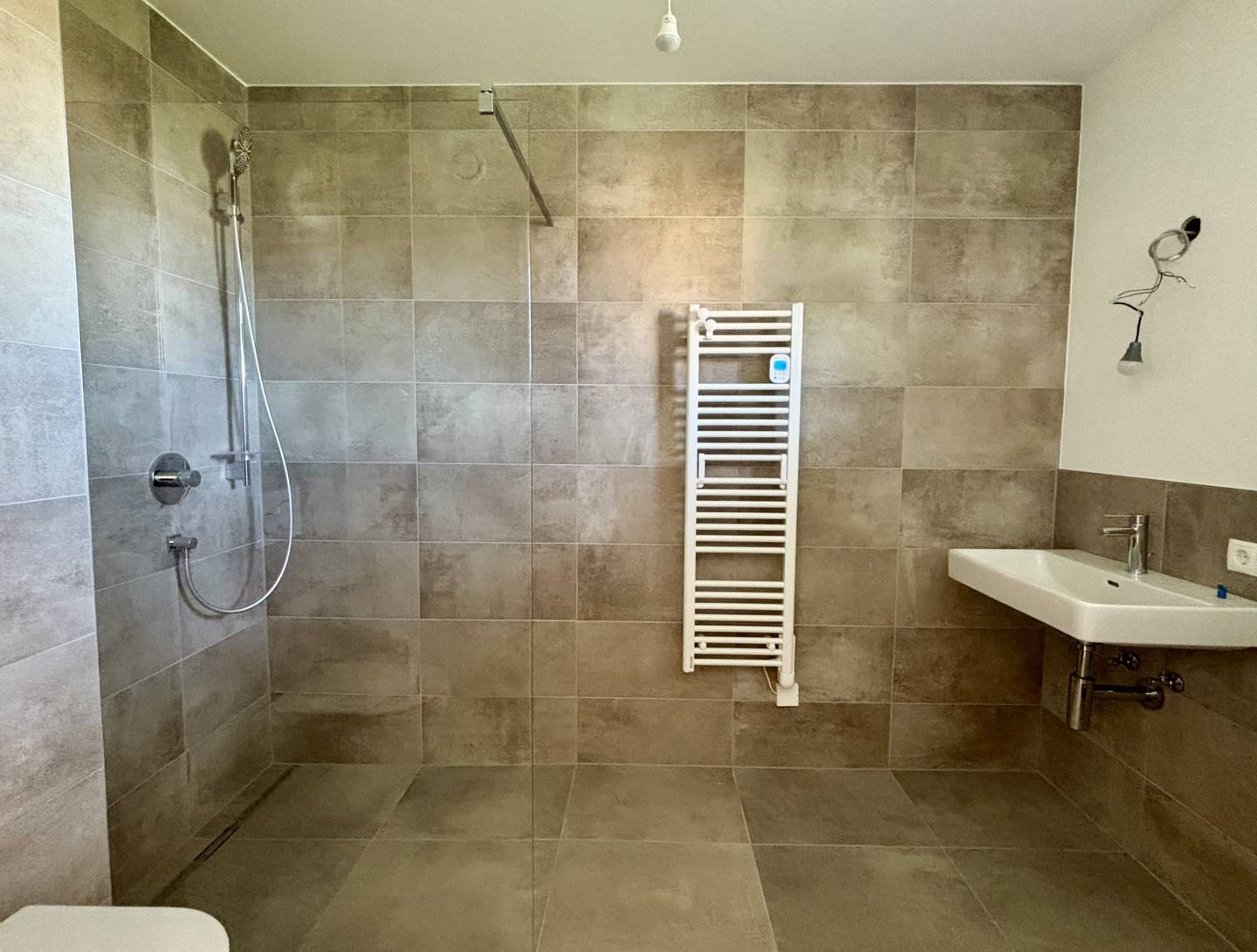 Provision free apartment with sunny balcony