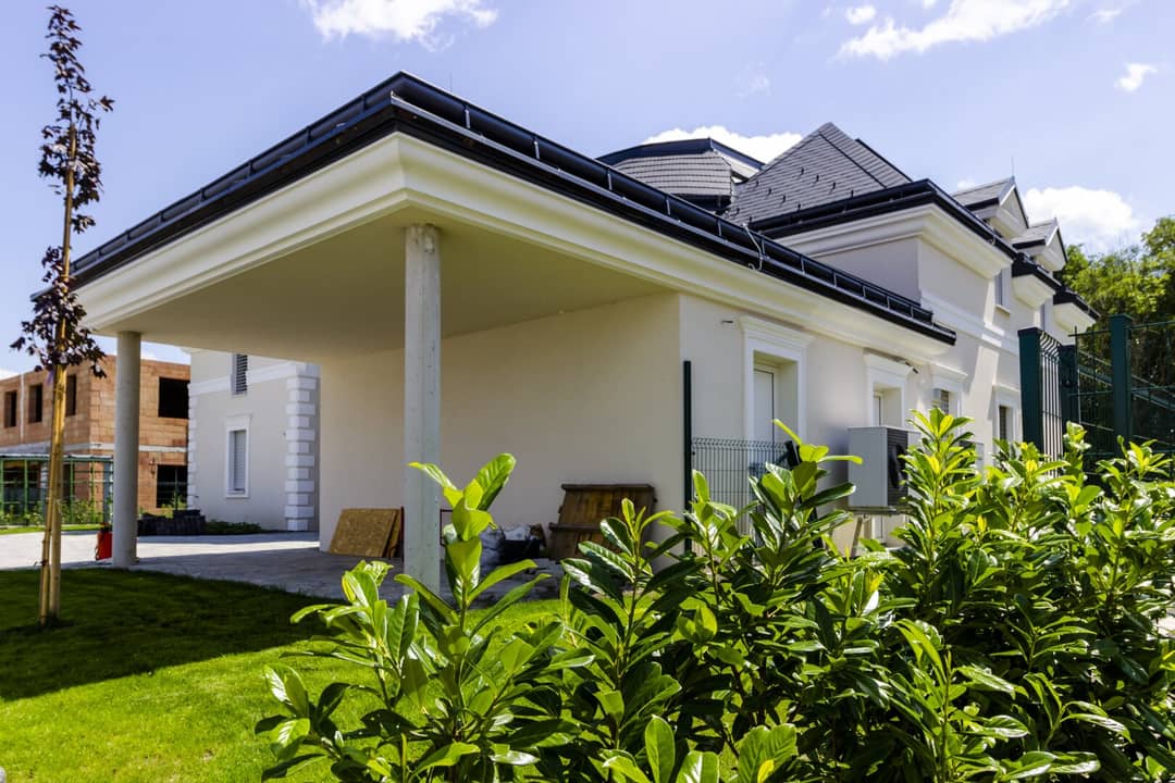 Bright Villa with Pool and Rooftop Terrace in Ebreichsdorf