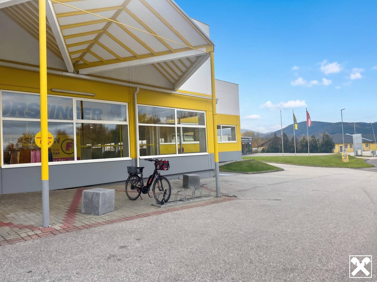 Hochfrequentierte Gewerbeimmobilie-ehemalige Forstinger-Filiale in Top-Lage
