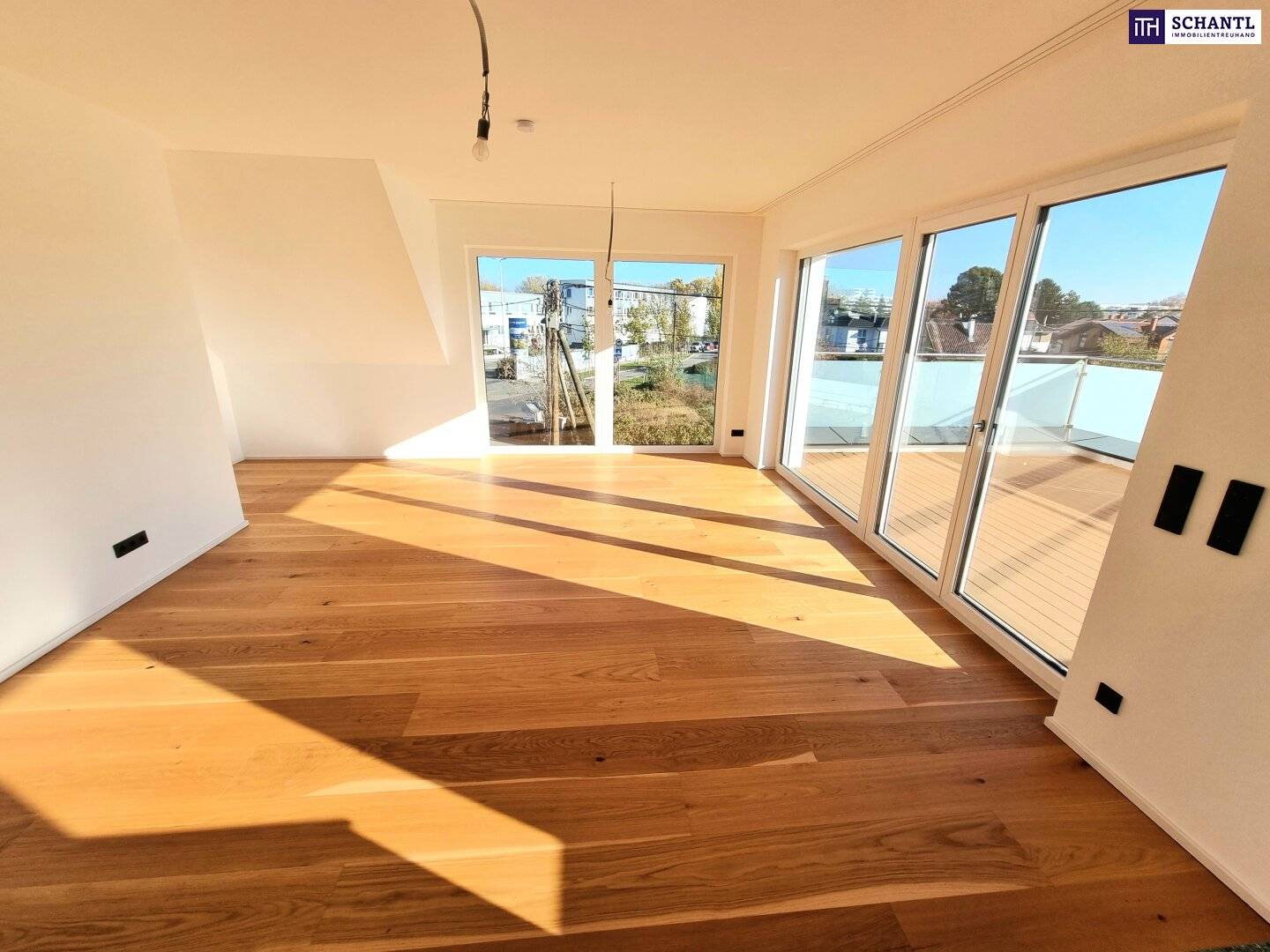 Attic apartment with terrace and garden