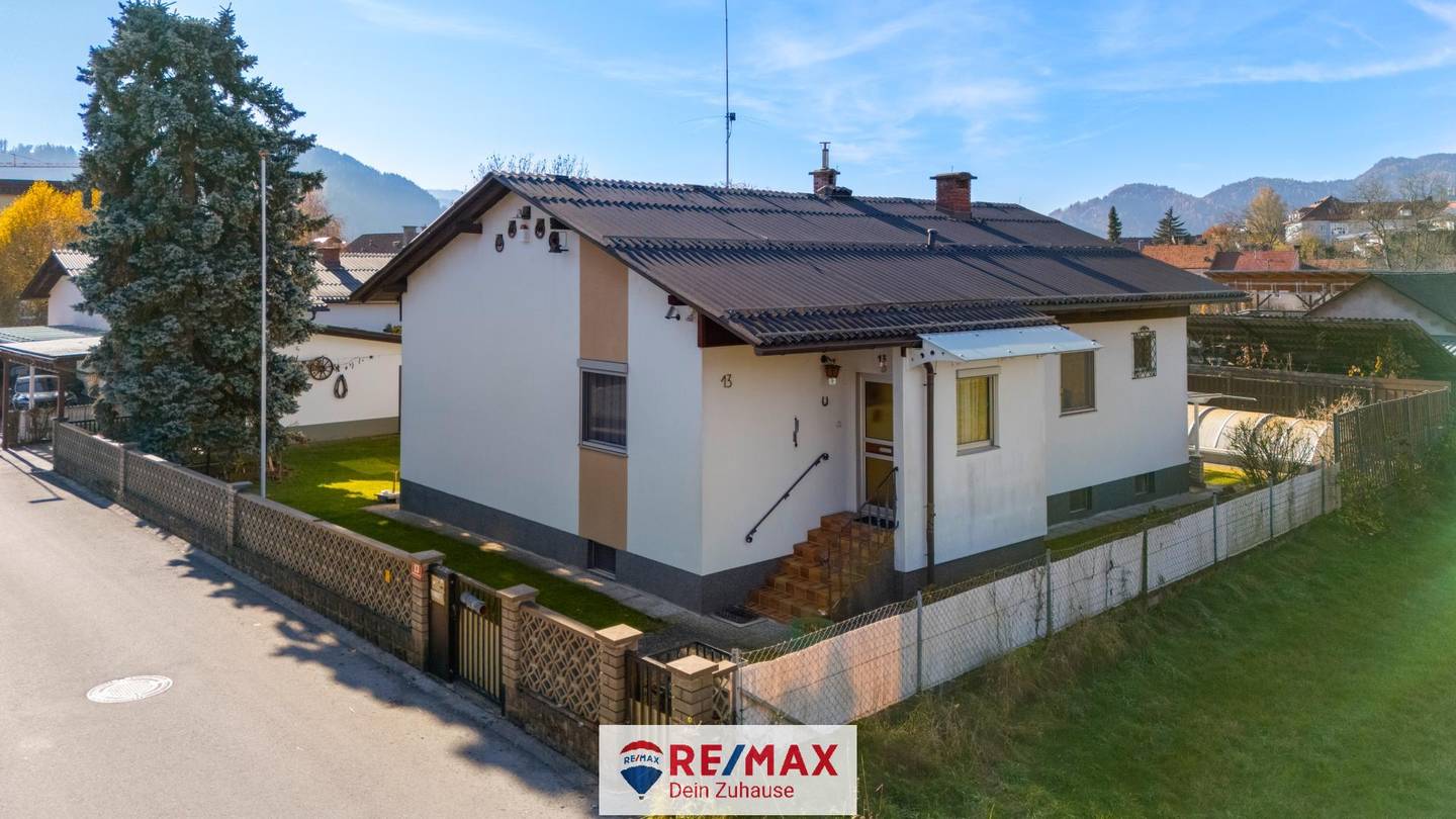Einfamilienhaus in Feldkirchen Zentrum mit Pool und Sauna, gepflegt