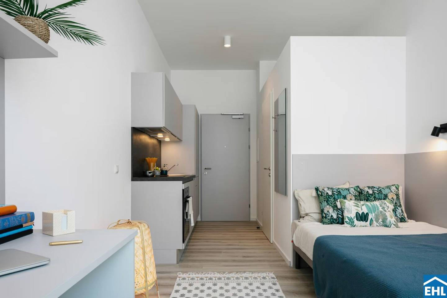 Vollmöblierte Wohnung nahe U1 mit Dachterrasse