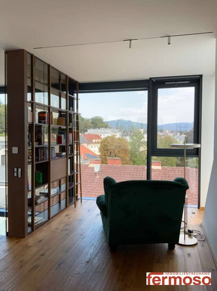 Penthouse with roof terrace and city view central