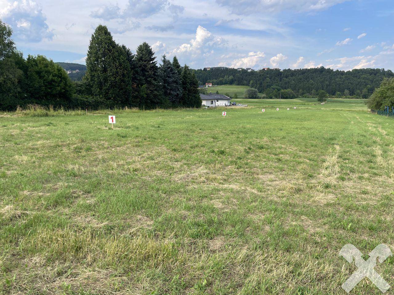 Sonnige Baugrundstücke am Ortsrand von Stallhofen – 840–1300 m²