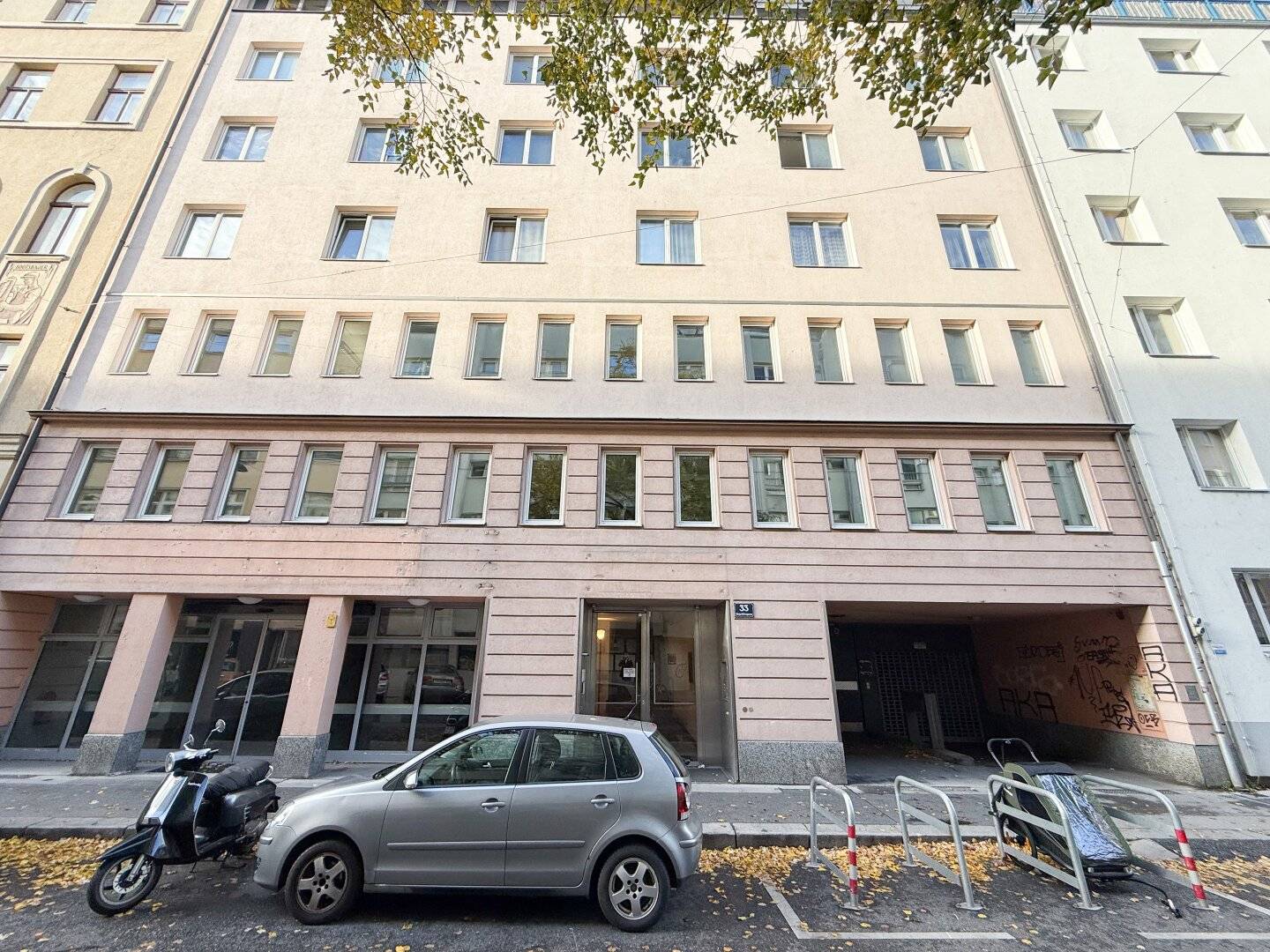 Tiefgaragenstellplatz in der Ziegelofengasse 33, 1050 Wien zu vermieten