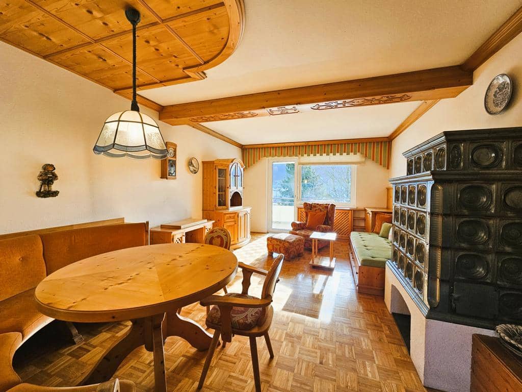 Wohnung komplett möbliert mit Loggia Bergblick