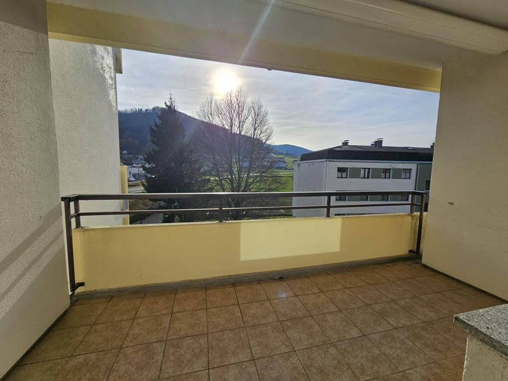 Wohnung komplett möbliert mit Loggia Bergblick