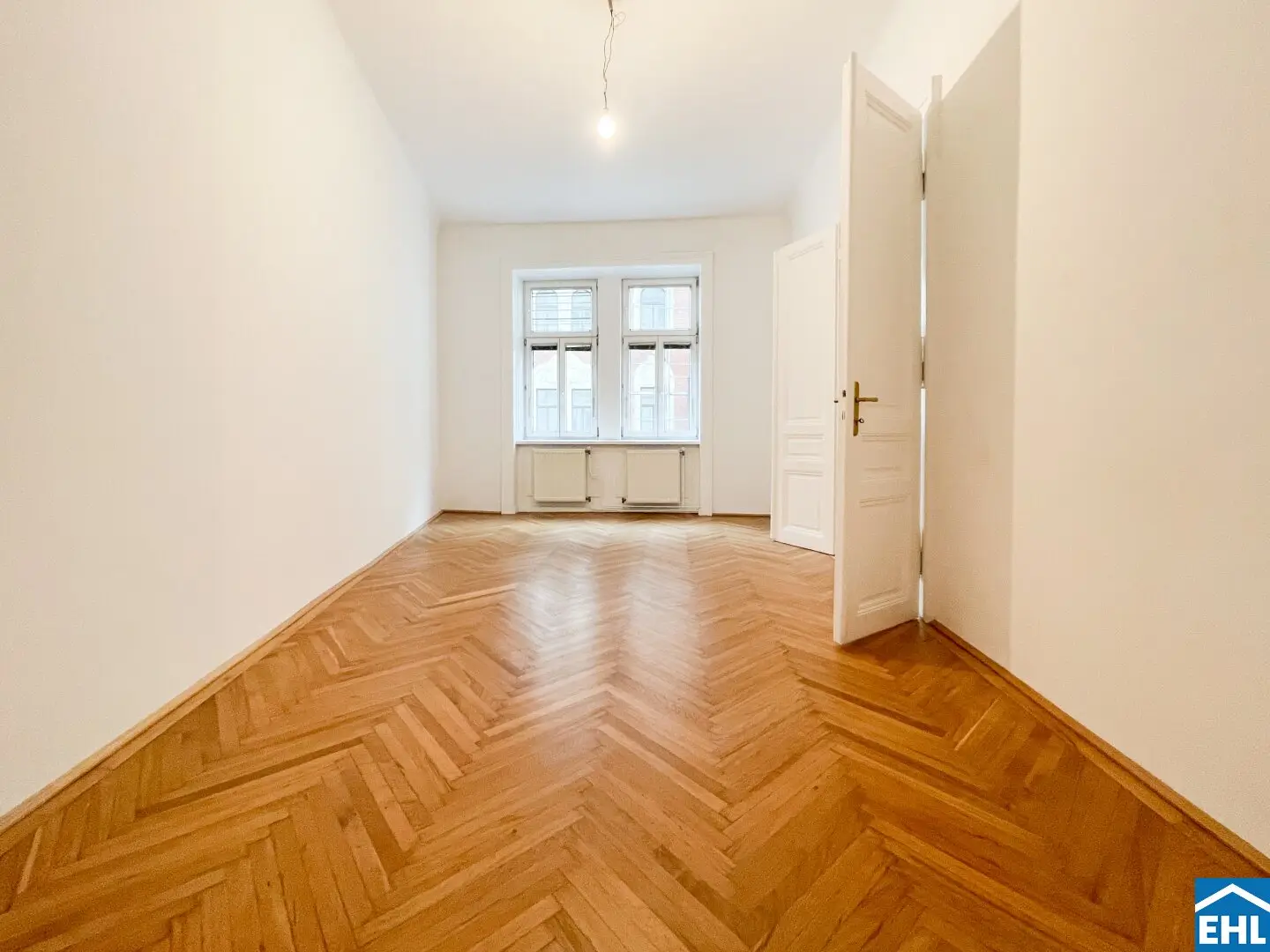Altbauwohnung mit Fischgrätparkett in Währing