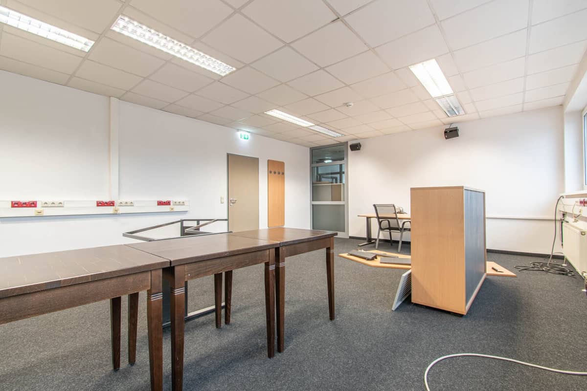Bürofläche in Linz, ca. 35,47 m² im 1.OG, erweiterbar, Parkplatz