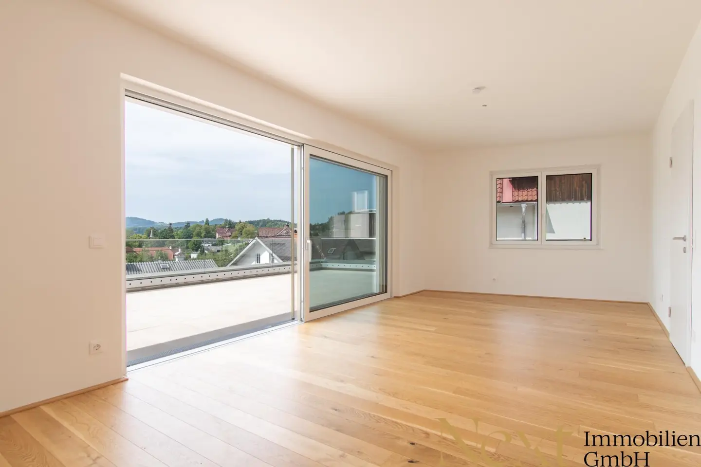 Penthouse with lake view and generous terrace