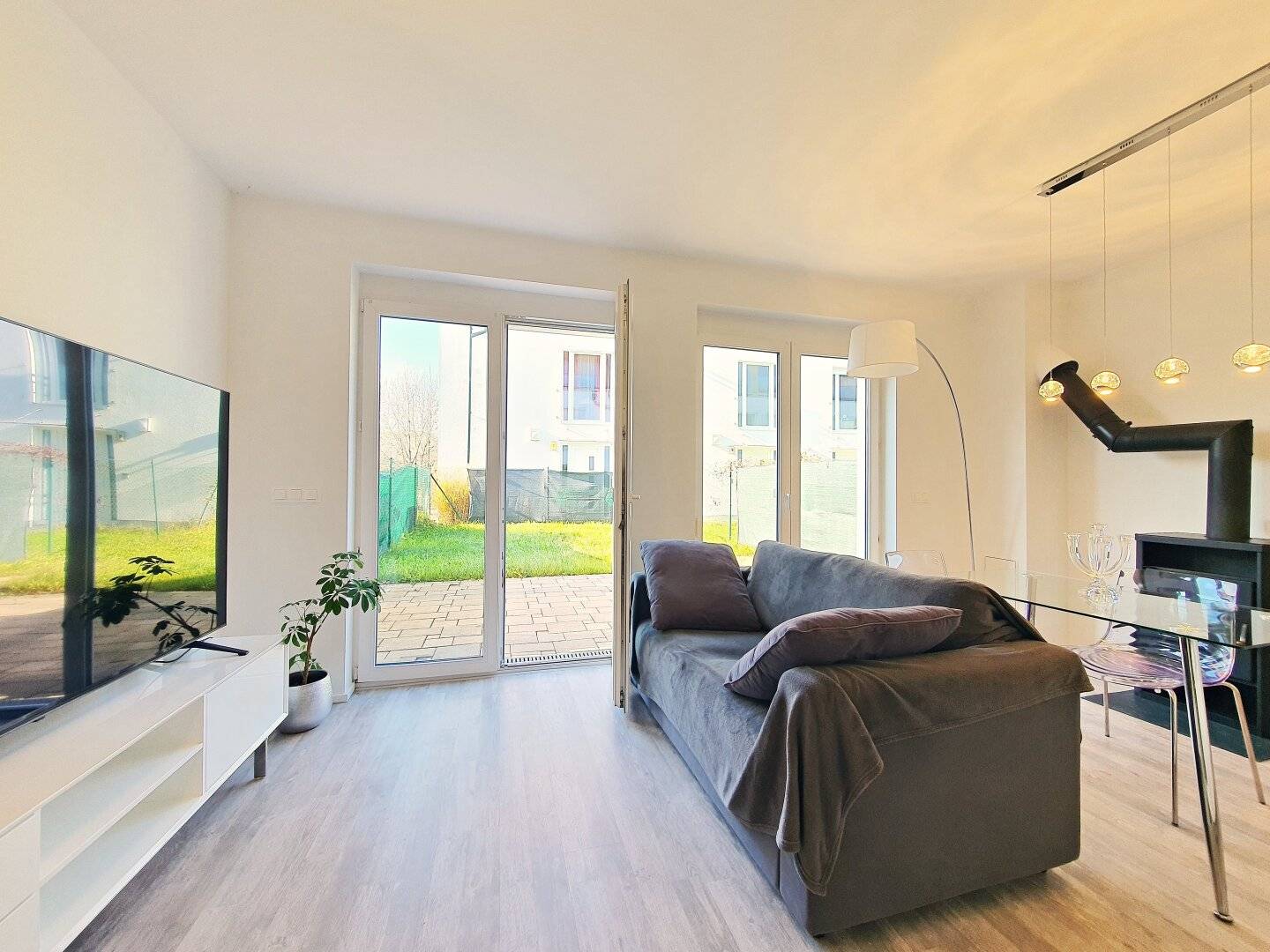 Wohnung mit eigenem Garten und Terrasse
