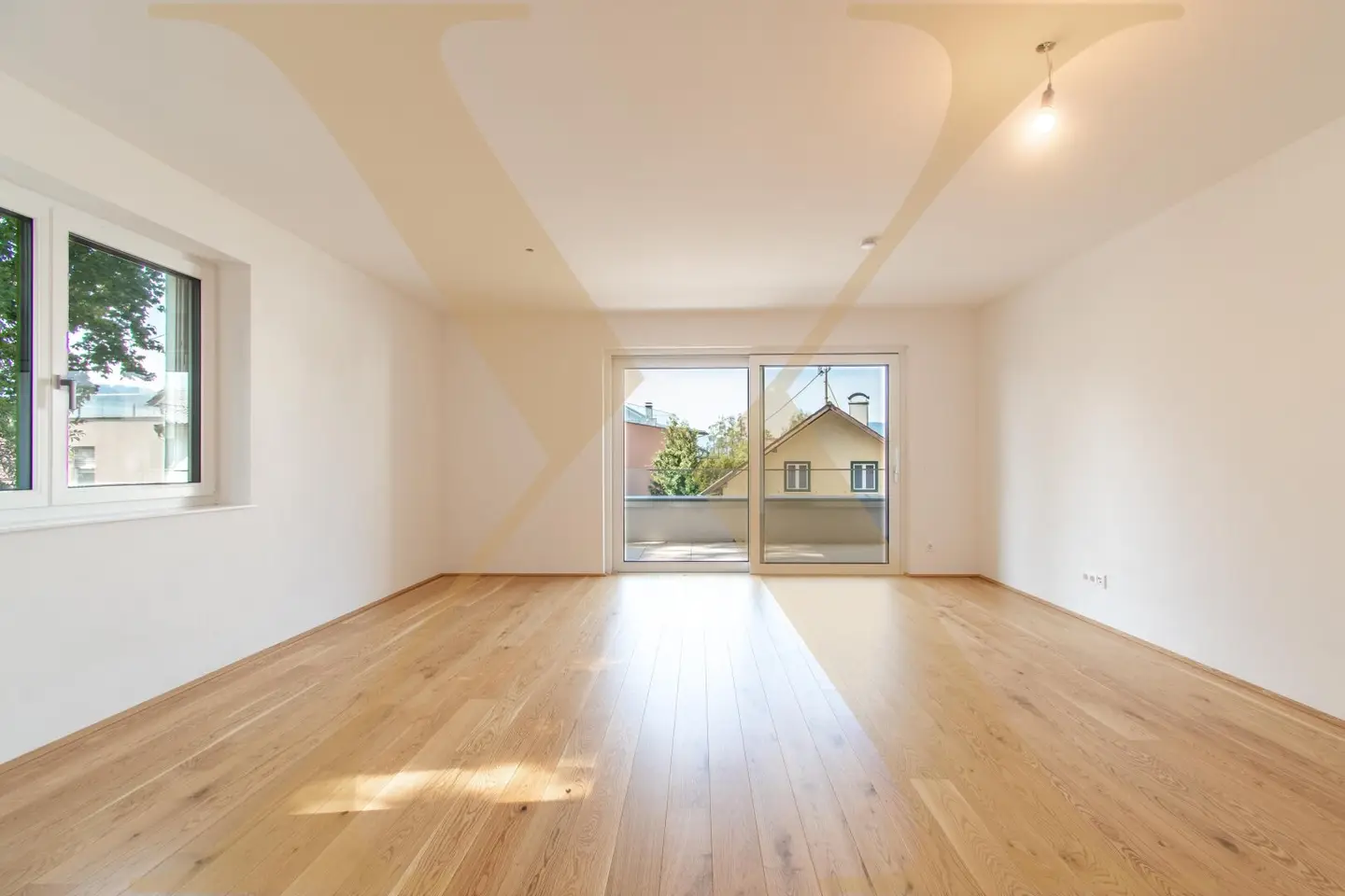 Brand new apartment with balcony near the lake first occupancy