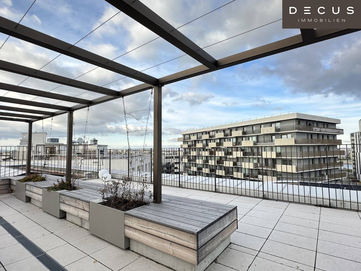 ROBIN House B Inspired by Nature Roof Terrace? Wait no, the title.en should be faithful translation of the German title. The correct translation is: ROBIN House B Inspired by Nature Roof Terrace? Please fix.