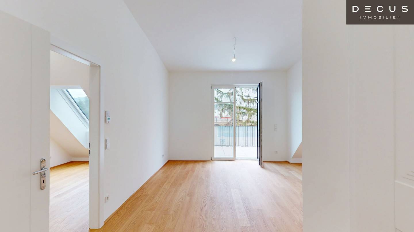 Apartment in first occupancy after comprehensive renovation with balcony