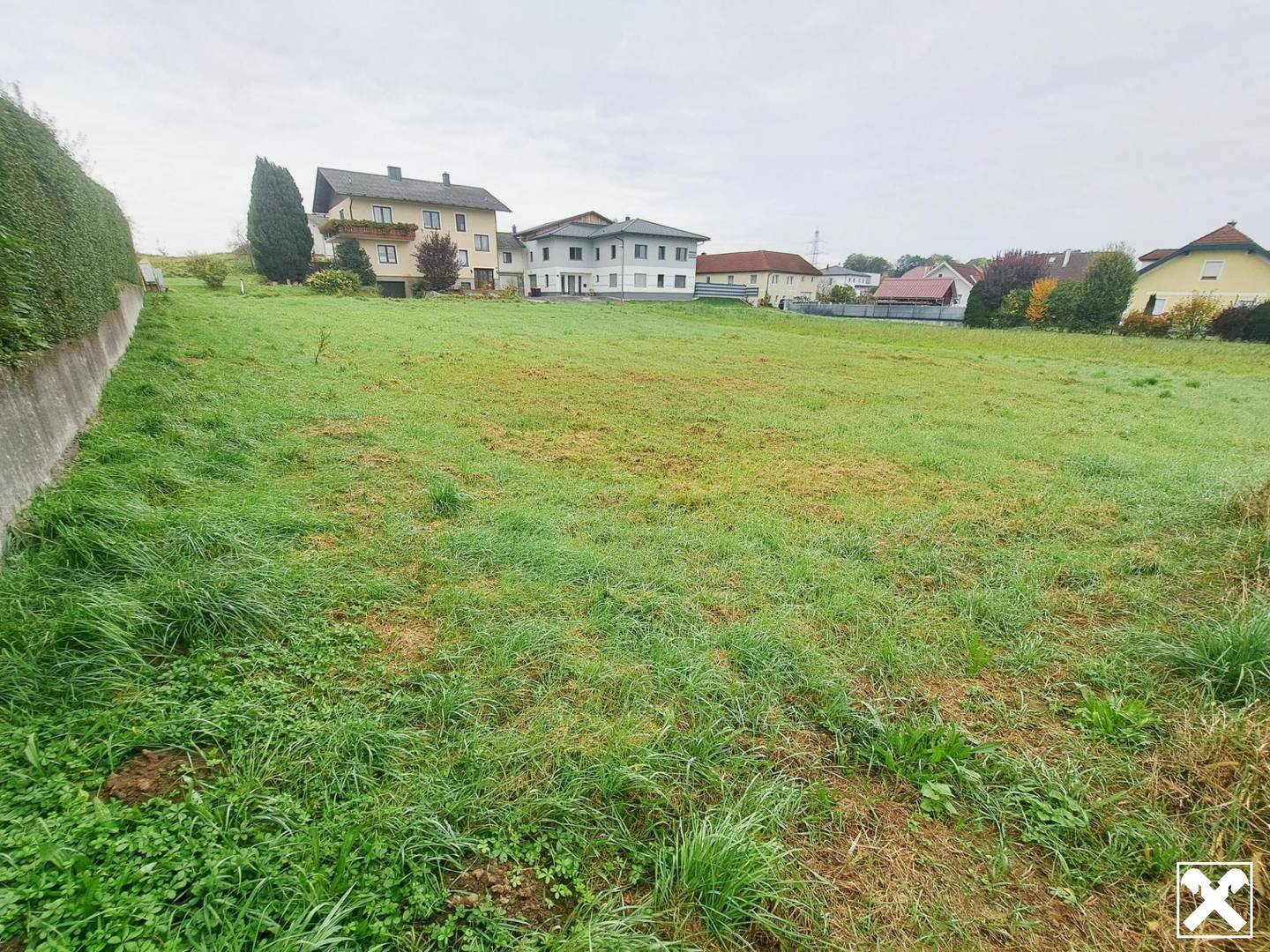 Baugrundstück 834 m² in Bergland – ruhige Lage, Bauzwang