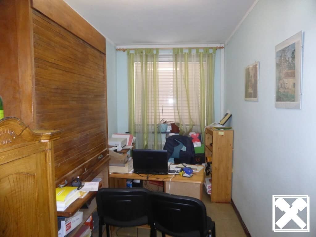 Gewerbelokal in Großriedenthal – 100 m², Büro und Lager, zentrale Lage