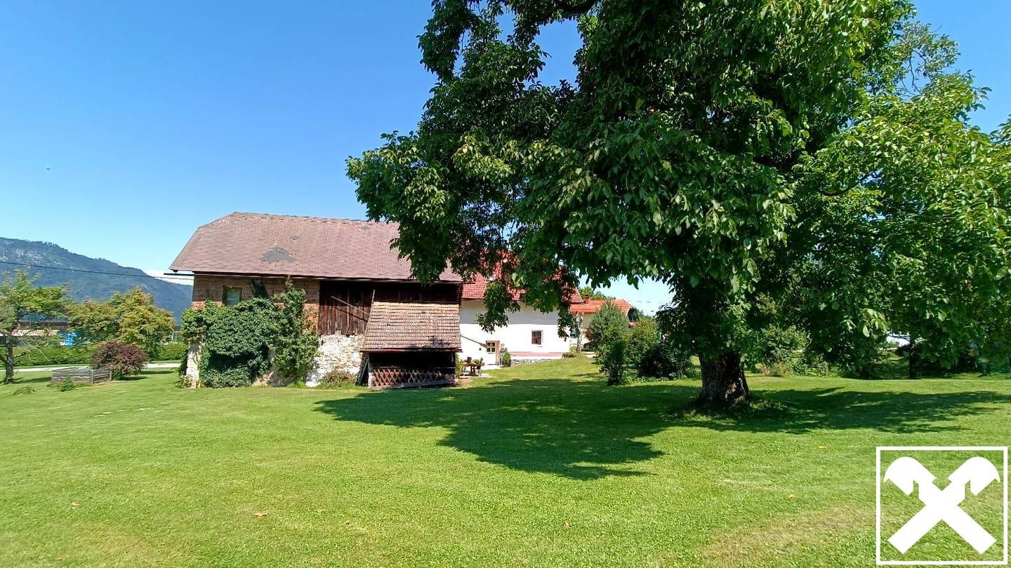 Großzügiges Mehrfamilienhaus mit Ausbaupotenzial nahe Villach
