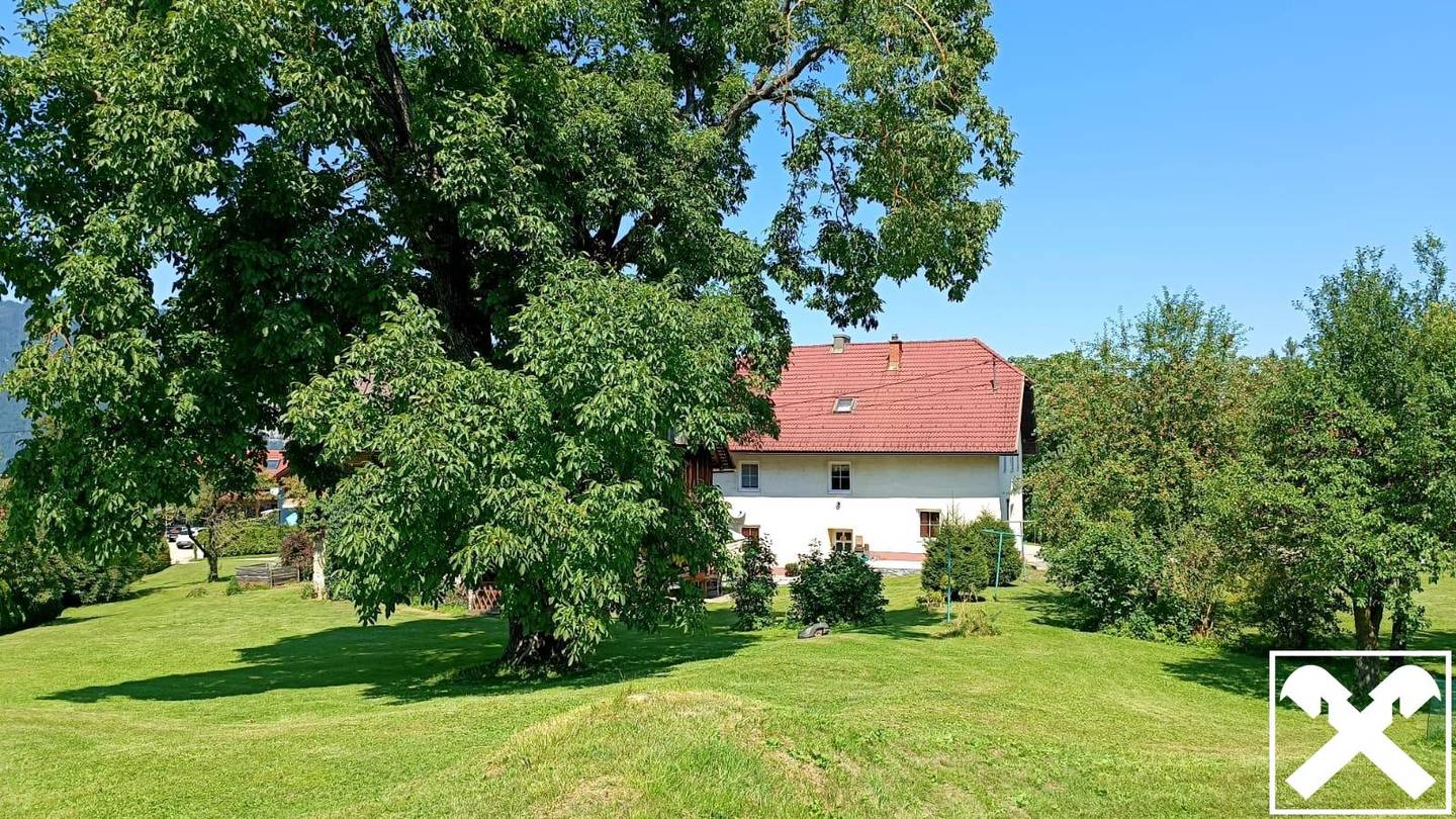 Großzügiges Mehrfamilienhaus mit Ausbaupotenzial nahe Villach