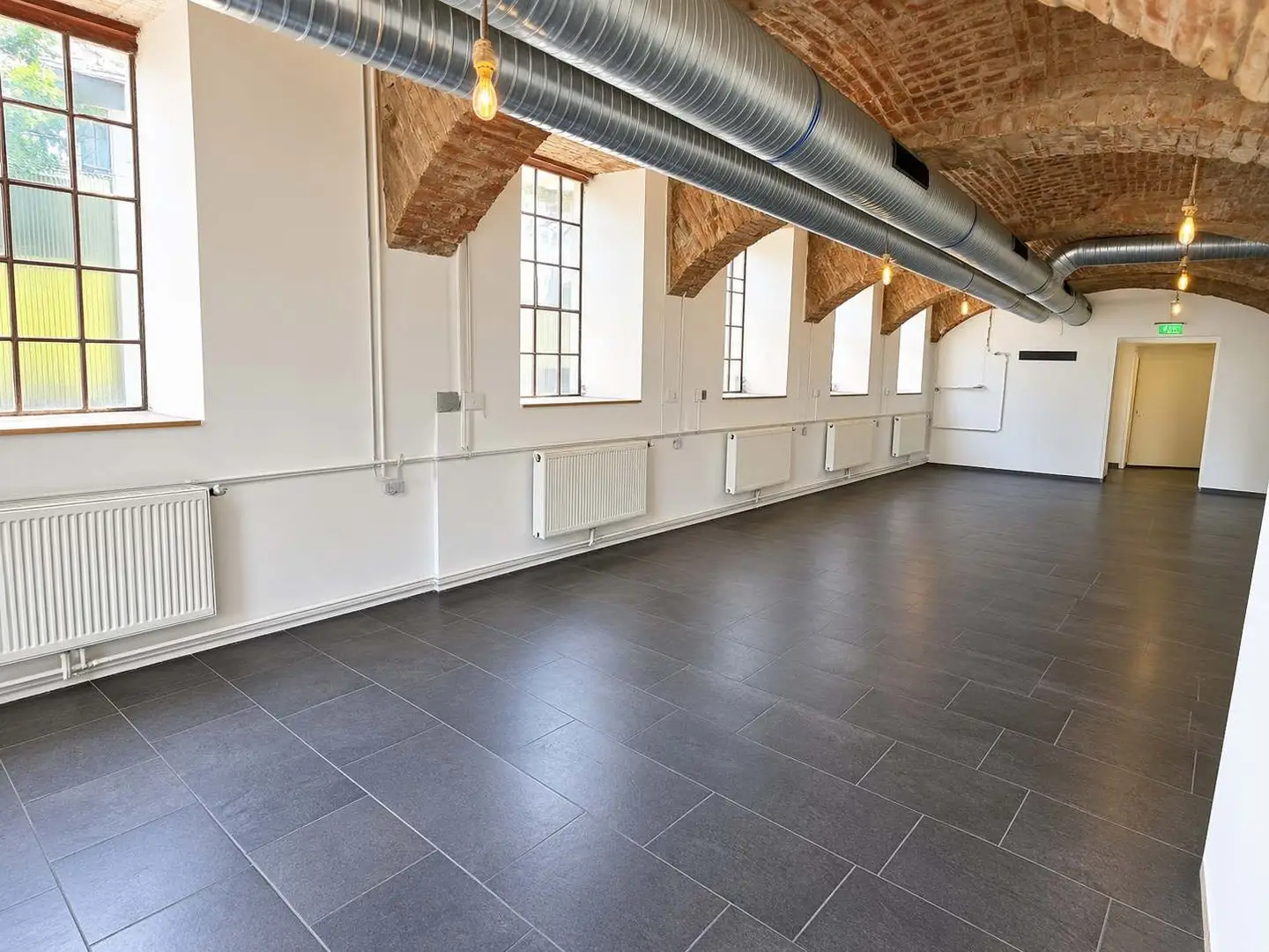 Vermietet, verlässlich, wertbeständig – € 945 / m² - 
5,49 % Rendite im Souterrain mit Zukunft