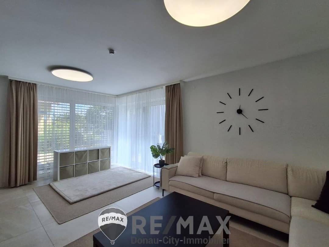 2 Wohnzimmer mit Terrassenzugang DHH 2201