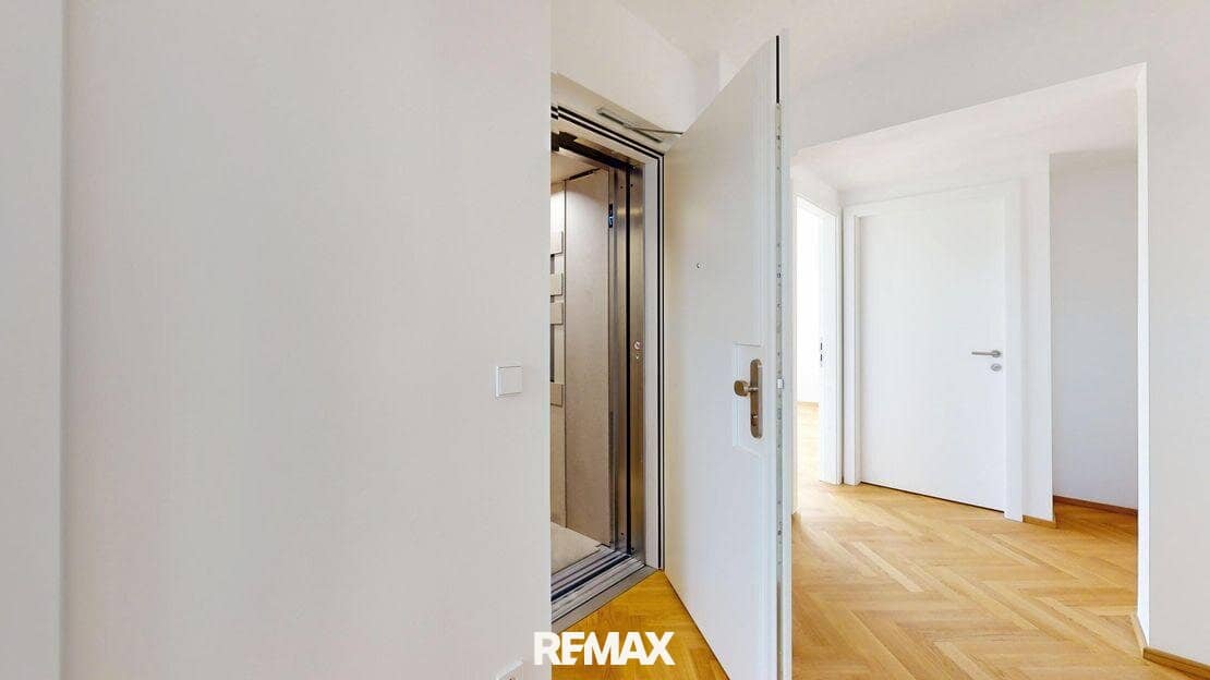 Penthouse Brand New Direct Lift Glanzing