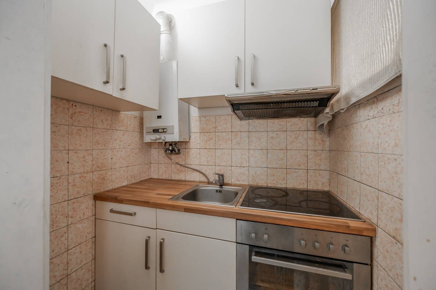 Wohnung mit Balkon und separater Küche in Grünlage