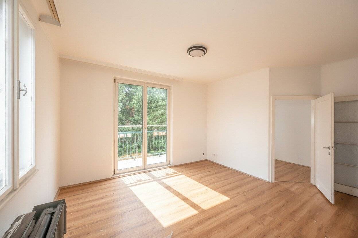 Wohnung mit Balkon und separater Küche in Grünlage