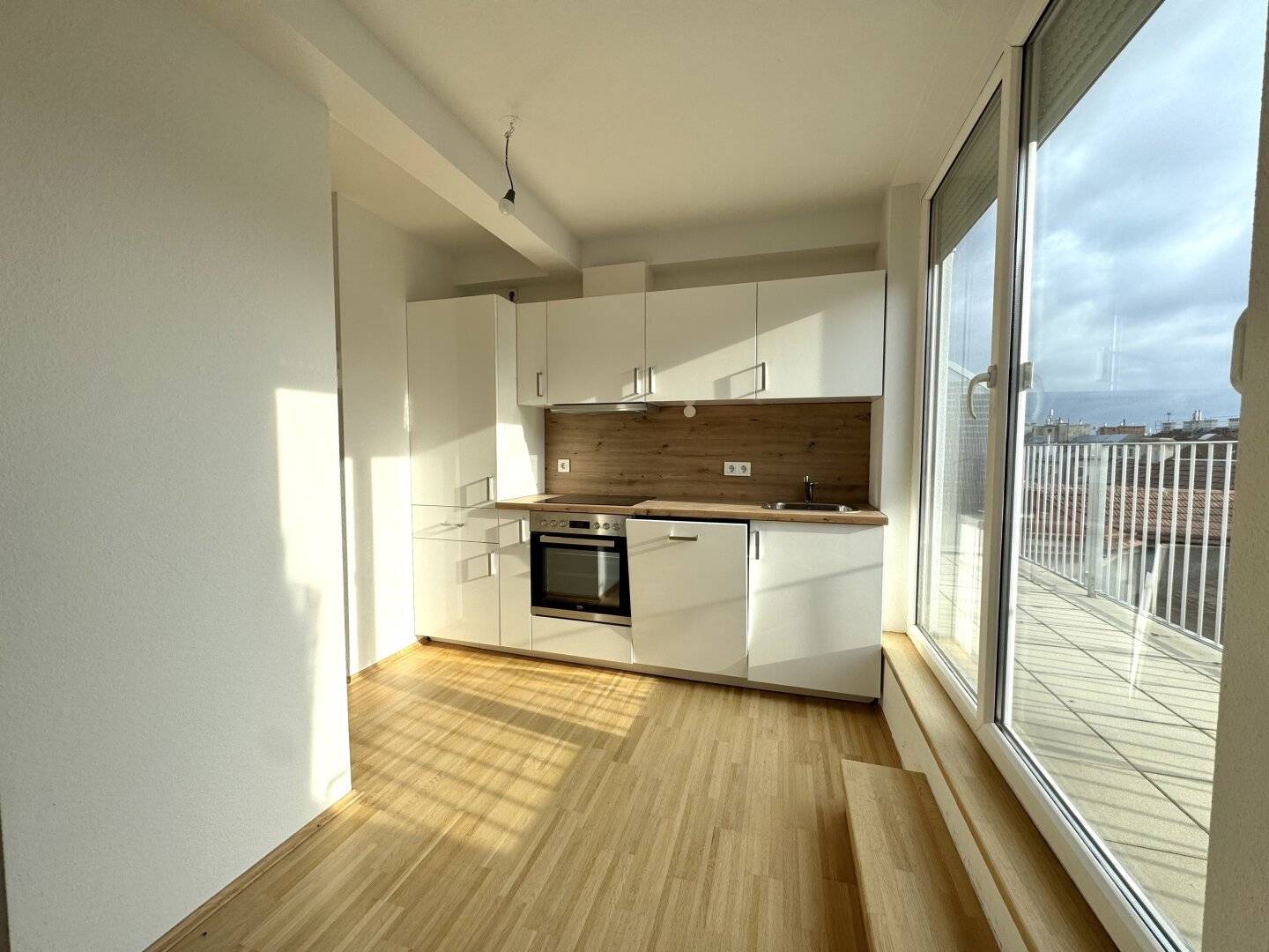 Attic maisonette with courtyard facing terrace air conditioned