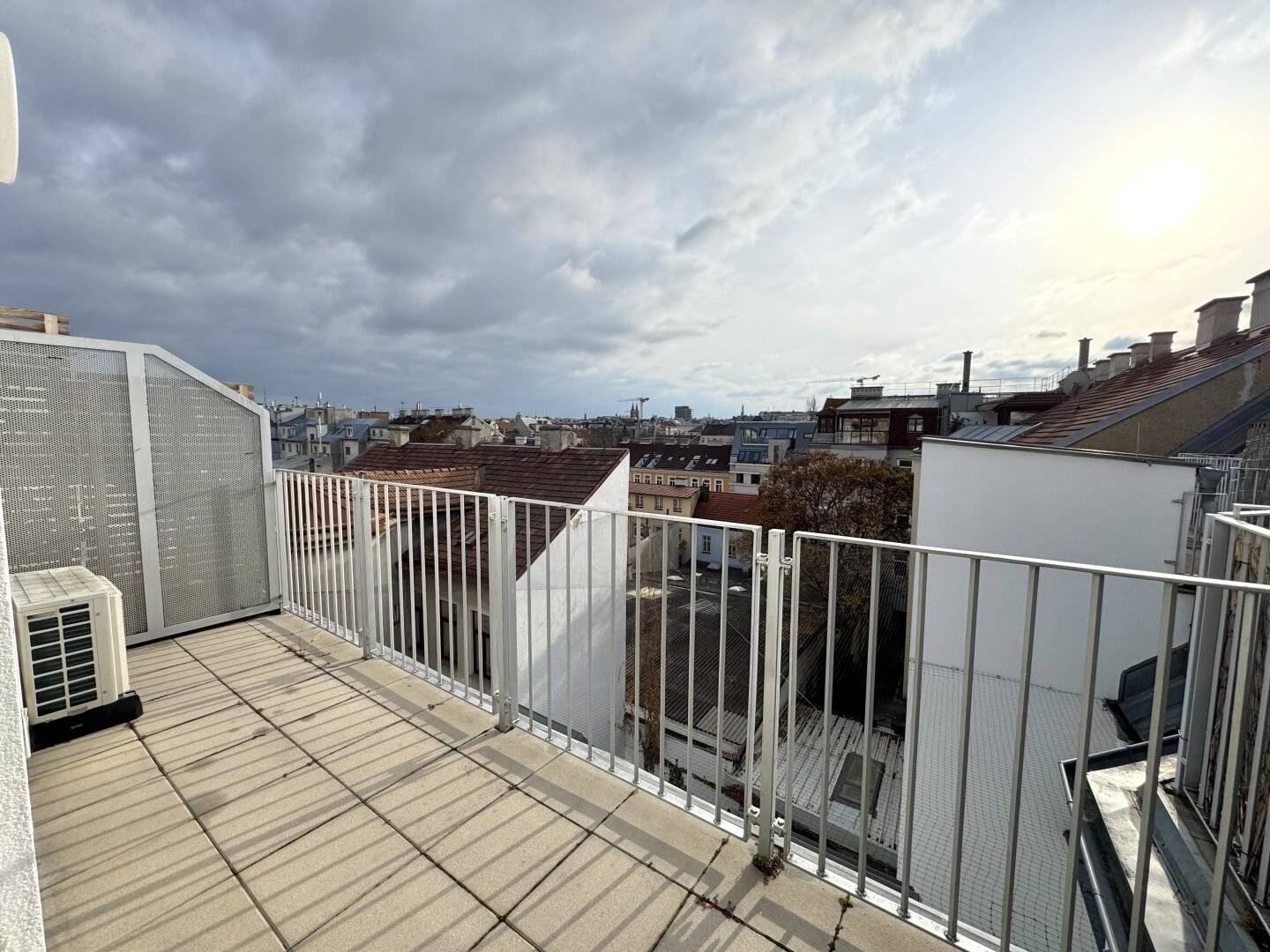 Attic maisonette with courtyard facing terrace air conditioned
