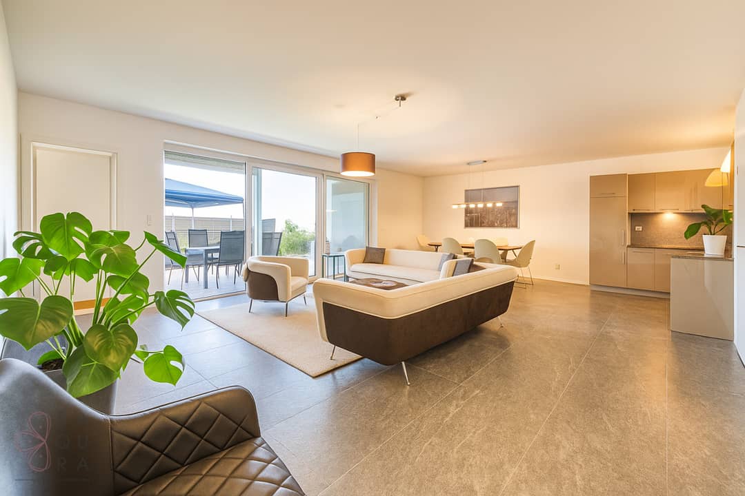 Exklusive Doppelhaushälfte am See in Parndorf – 170 m², 2 Terrassen