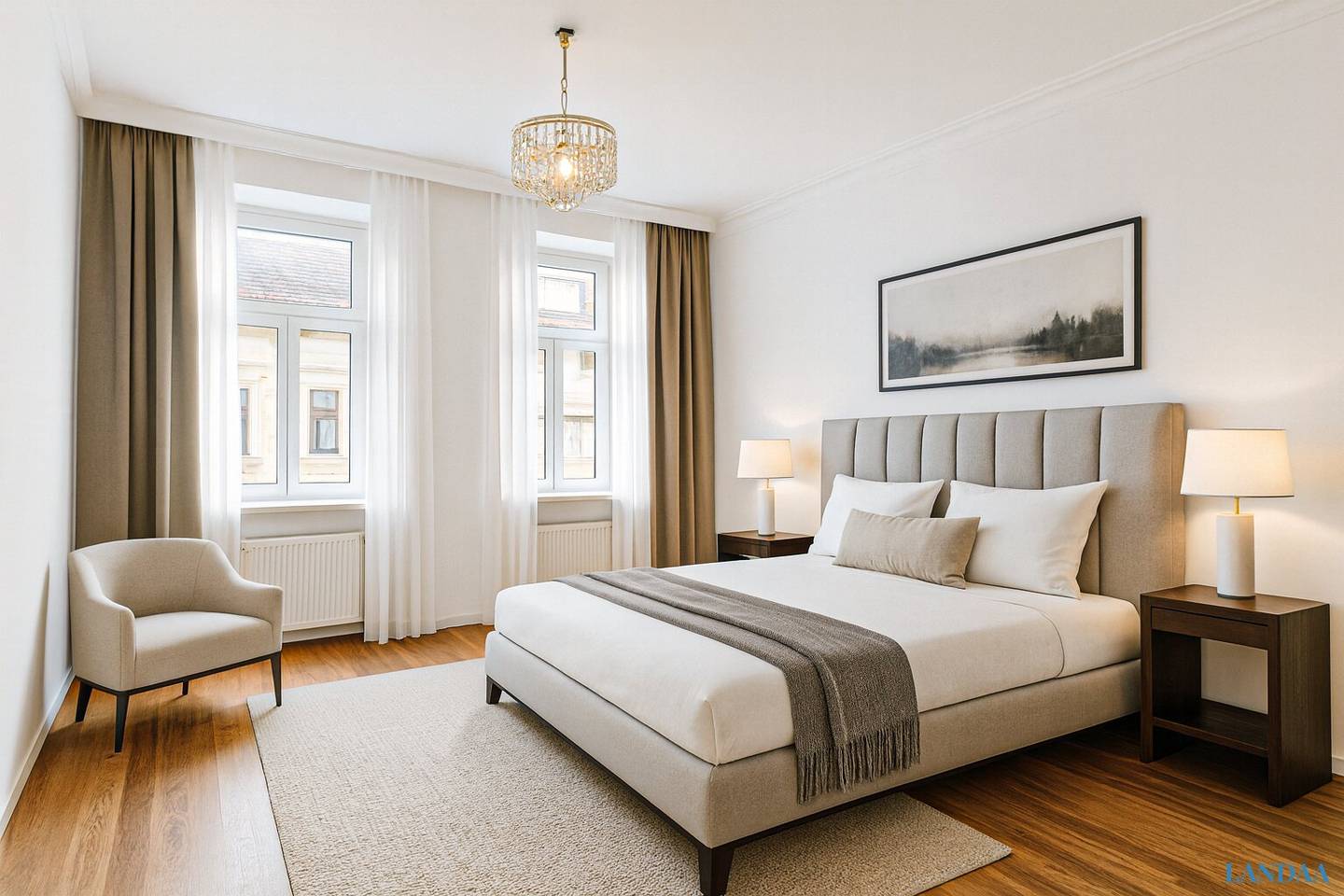 Bright apartment in an old building with lift near U1