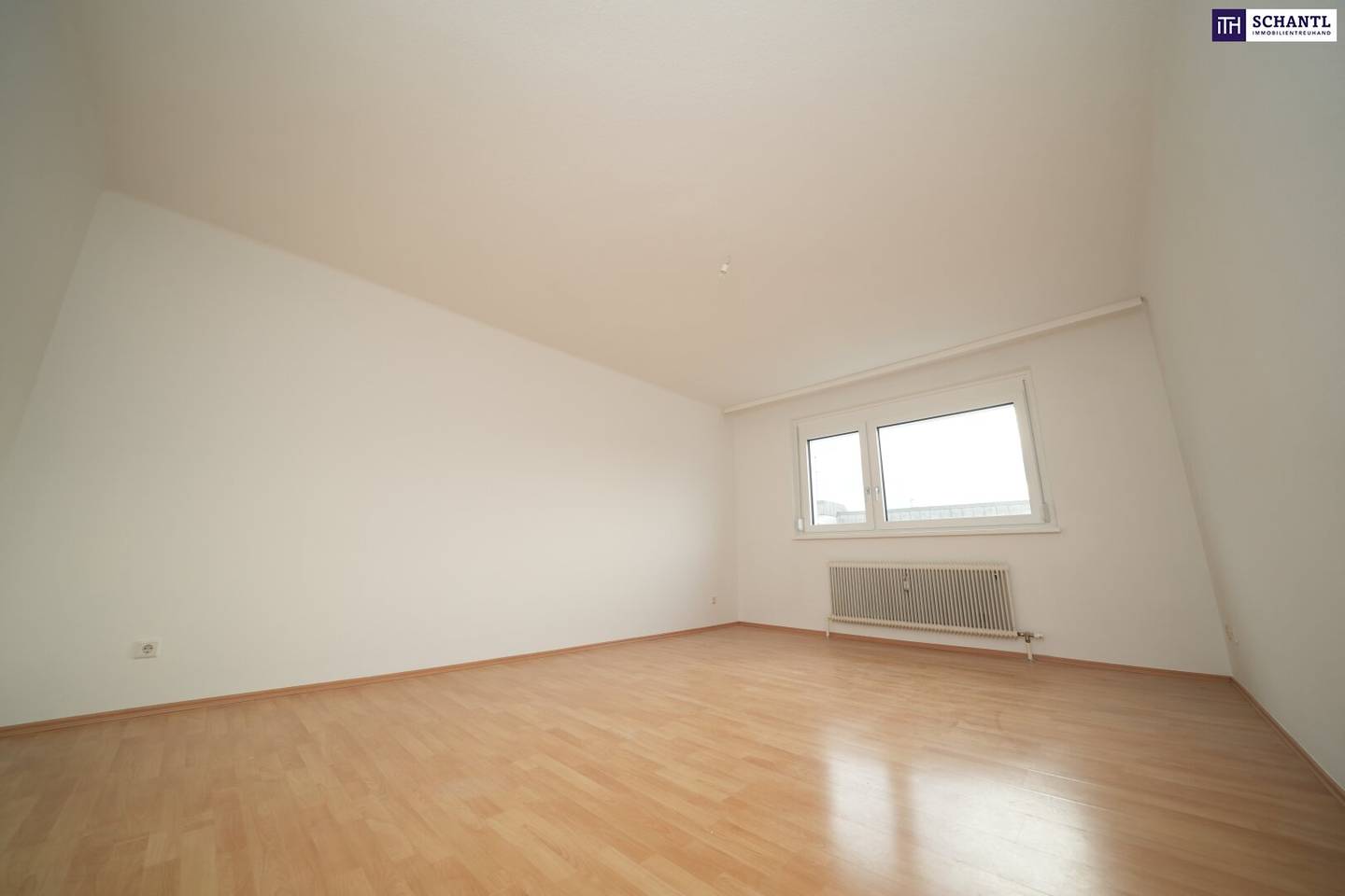 EINZIEHEN & WOHLFÜHLEN! Top-sanierte 2-Zimmer-Wohnung mit Westbalkon – Ihr neues Zuhause wartet!