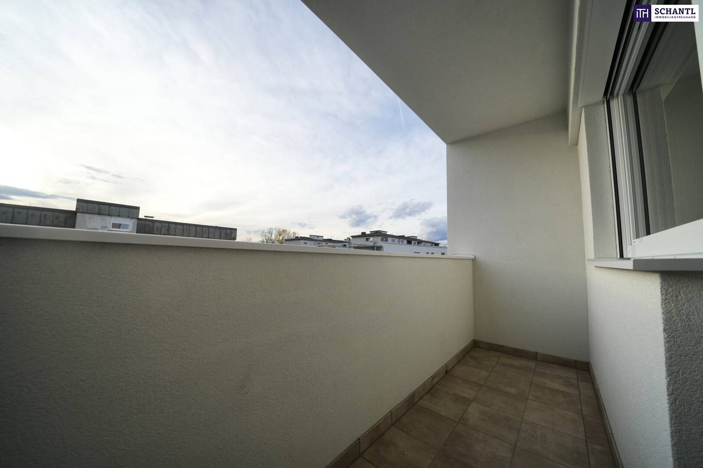 EINZIEHEN & WOHLFÜHLEN! Top-sanierte 2-Zimmer-Wohnung mit Westbalkon – Ihr neues Zuhause wartet!