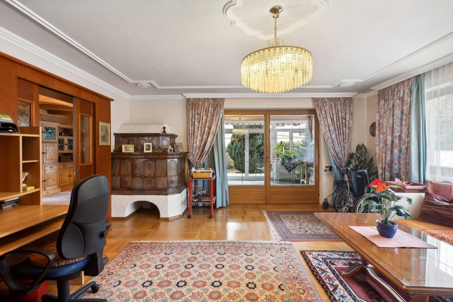 Bungalow mit Pool in zentraler Bestlage