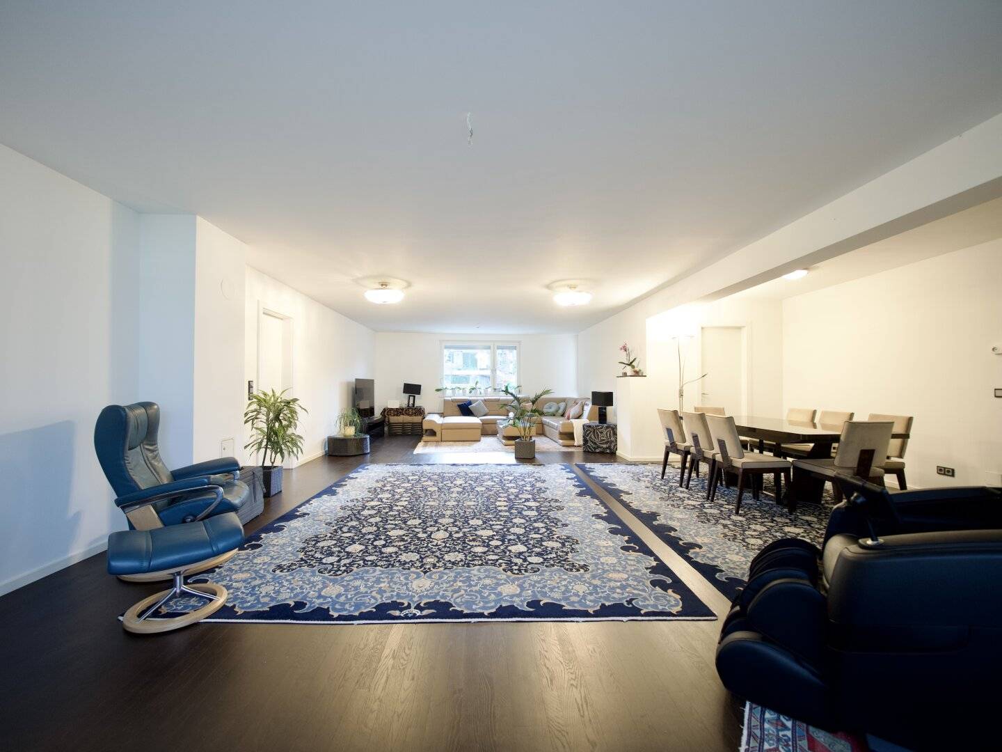 Apartment with West Terrace and Parking Spaces