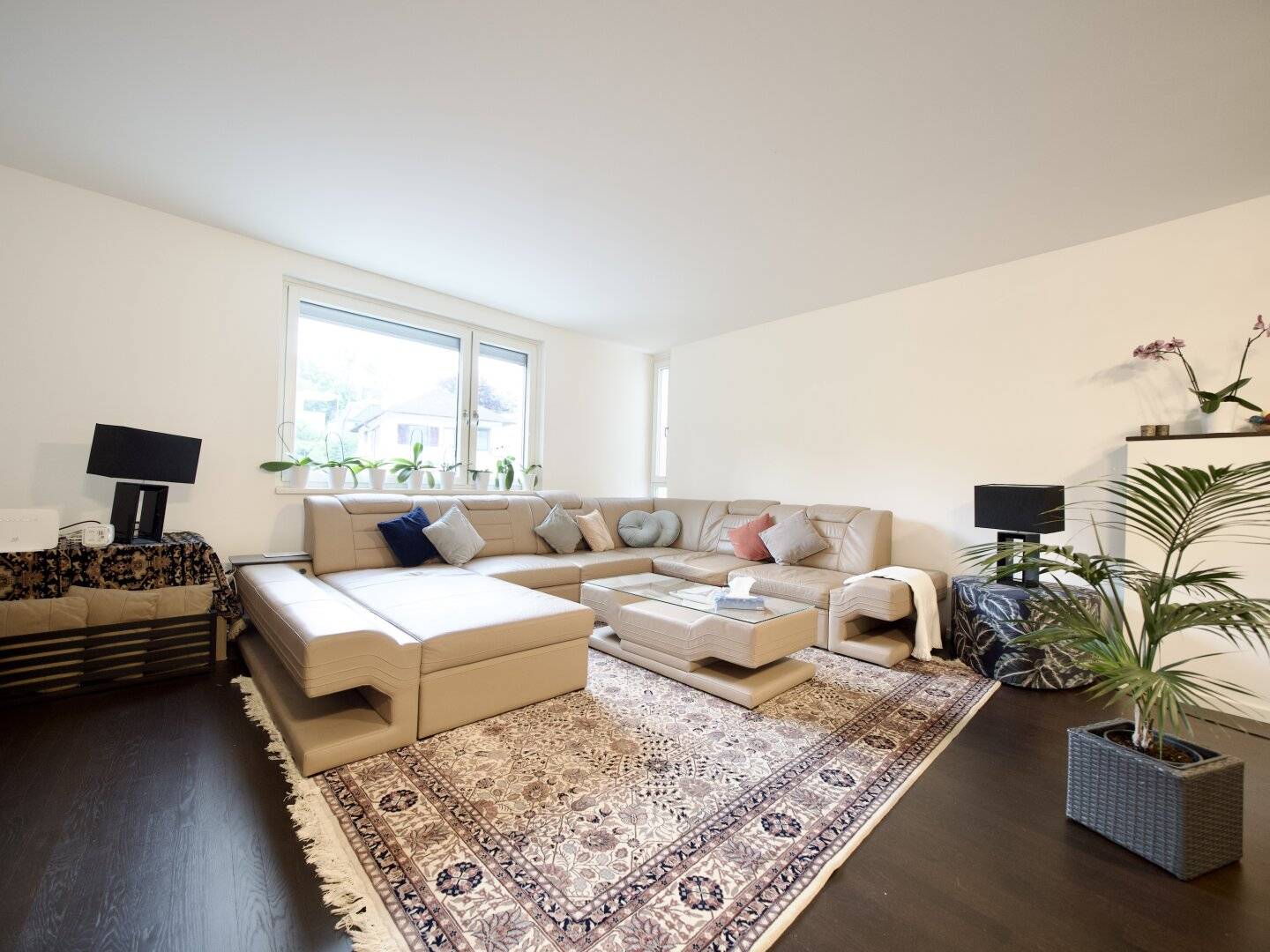 Apartment with West Terrace and Parking Spaces